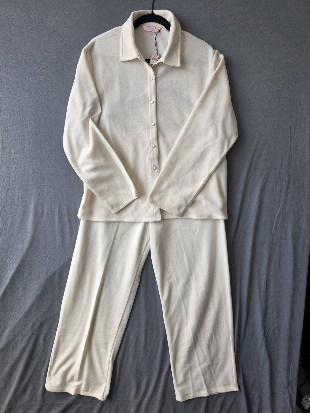 Victoria’s Secret NWT Cream Fleece Pajama Lounge Set Button Top Pants M
